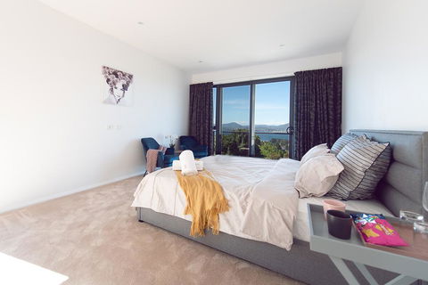 La Vie Luxury Bay View - Accommodation Daintree 0
