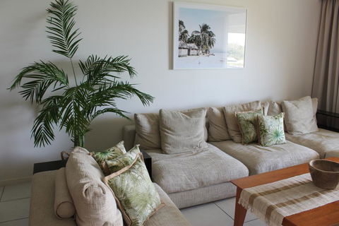 Lagoon 206 - Accommodation Daintree 3