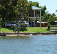 Lake Boga Waterfront Holiday House - Accommodation Daintree