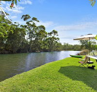 Lake Frontage family fun home - Accommodation Daintree