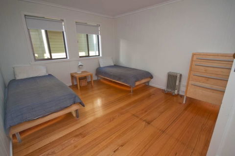 Lake Tyres Beach House - Accommodation Daintree 3