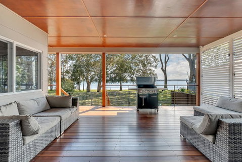 LAKEFRONT And SUNSET HAVEN - Accommodation Daintree 3