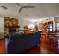 Lakefront holiday villa - Accommodation Daintree