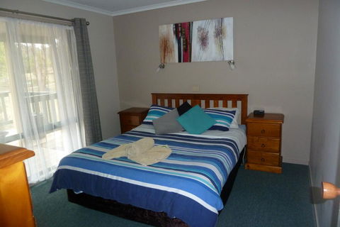 Lakes Entrance Country Cottages - Accommodation Daintree 1