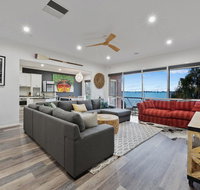 Lakeside Landing - Waterfront - Accommodation Daintree