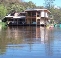 Lakeside Lodge Armidale - Accommodation Daintree
