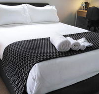 Lakeside Retreat  Business - Accommodation Daintree