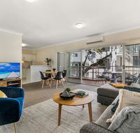 Large and Airy Unit in Quiet Riverside Suburb - Accommodation Daintree