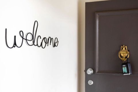 Large Quiet Art Deco Apt Camberwell - Accommodation Daintree 2