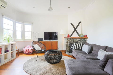 Large Quiet Art Deco Apt Camberwell - Accommodation Daintree 1
