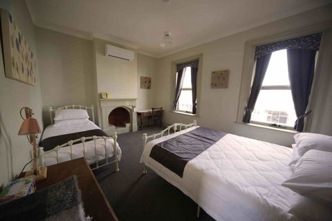 Latrobe Art Apartments - Accommodation Daintree 0