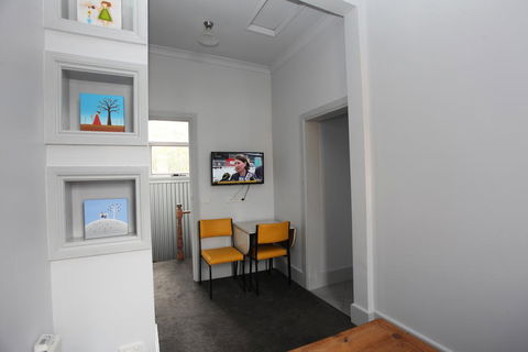 Latrobe Art Apartments - Accommodation Daintree 2