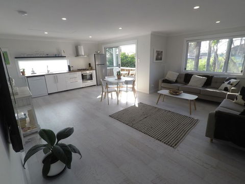 Lautan Cronulla Beach - Accommodation Daintree 0