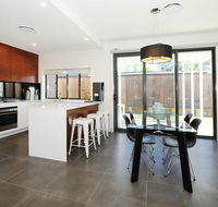 Lewis Street Apartments by Kirsten Serviced Accommodation - Accommodation Daintree