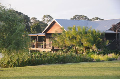 Lilies Luxury Retreats - Accommodation Daintree 0
