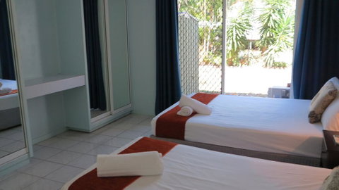 Loyang Apartments Unit 3 - Accommodation Daintree 1
