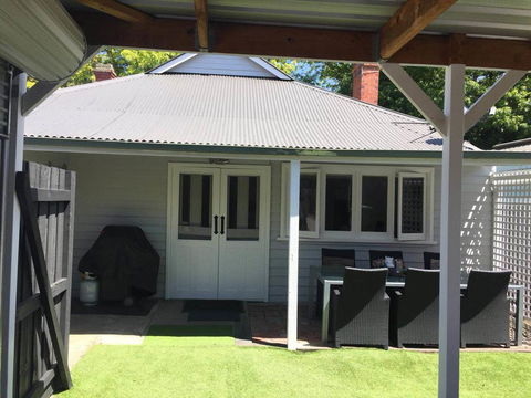 Lucy's Cottage - Accommodation Daintree 3