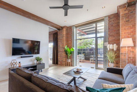 Luxury 3 Brm 2 Bath Woolstore Apt With Courtyard - Accommodation Daintree 1