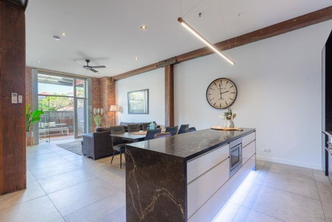 Luxury 3 Brm 2 Bath Woolstore Apt With Courtyard - Accommodation Daintree 0
