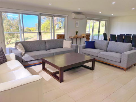 Luxury 3BR Home With KING Bed Metung - Accommodation Daintree 0
