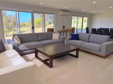 Luxury 3BR Home With KING Bed Metung - Accommodation Daintree 3