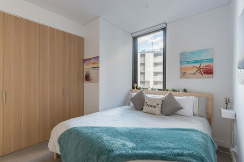 LUXURY KING APARTMENT PARRAMATTA CBD 1 MIN FROM STATION & WESTFIELD Sleeps 4 - Accommodation Daintree 2
