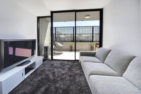 Luxury Large Modern Apartment Close To City, Parks, Shops And Public Transport - Accommodation Daintree 2