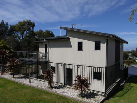 Luxury Near Old Pier Beach - Accommodation Daintree 3