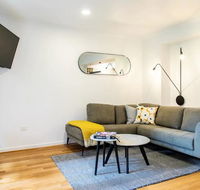 Luxury Spacious 2 Bedroom Fitzroy Apartment - Accommodation Daintree