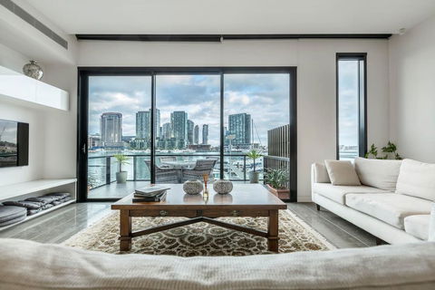 Luxury Waterfront 4BDR Townhouse With Amazing Views - Accommodation Daintree 0