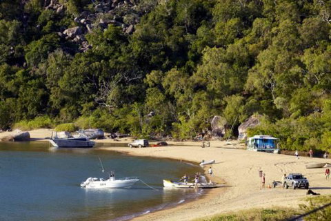 Maggies Beachfront Apt. 3 - Accommodation Daintree 1