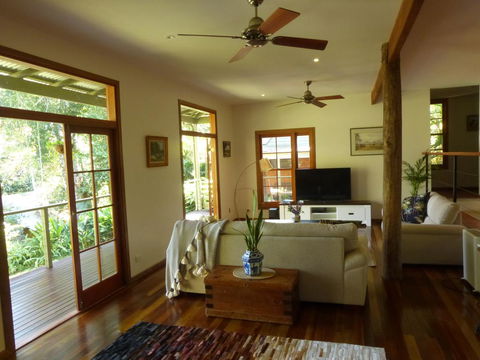 Magnolia Cottage - Accommodation Daintree 2