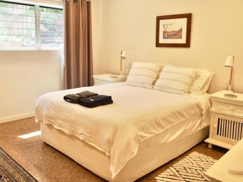 Malibu Apartment - Peregian Beach - Accommodation Daintree 2