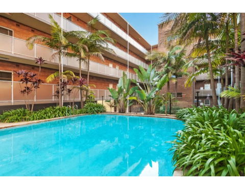 Manly Tranquil Escape - Modern Flat With Pool - Accommodation Daintree 3