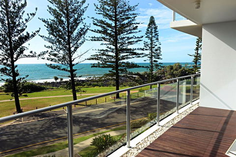 Manta Bargara - Accommodation Daintree 0