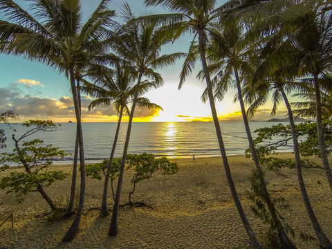 Marlin Waters Beachfront Apartments - Accommodation Daintree 0