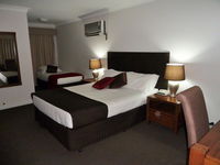 McNevins Tamworth Motel