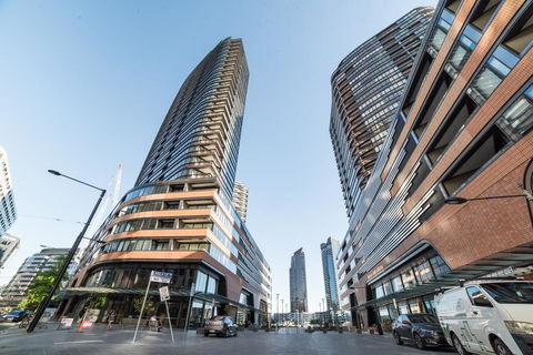 Melbourne Private Apartments - Collins Street Waterfront, Docklands - Accommodation Daintree 0