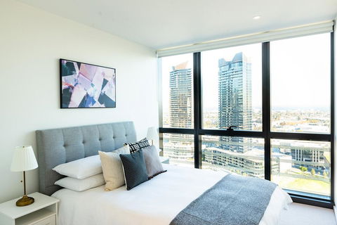 Melbourne Private Apartments - Collins Street Waterfront, Docklands - Accommodation Daintree 3