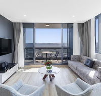 Meriton Suites Southport - Accommodation Daintree
