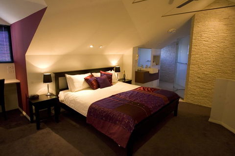 Merlot Verdelho Townhouses - Accommodation Daintree 0