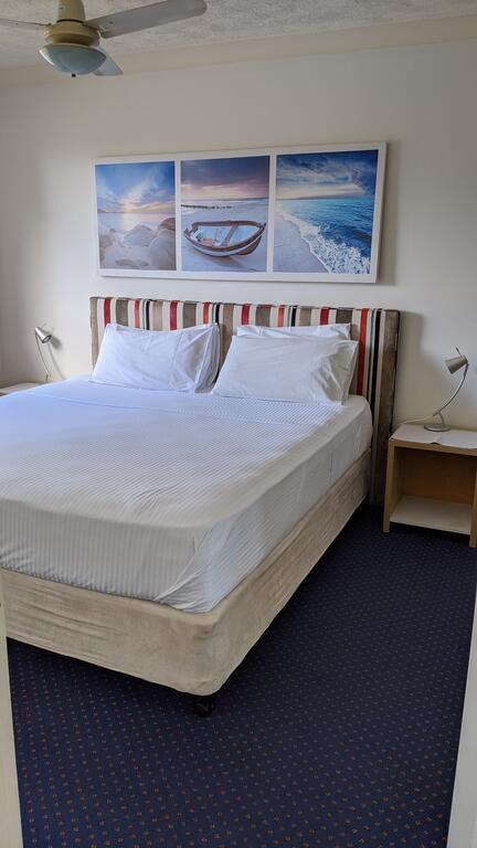 Mermaid Beach Apartment - Accommodation Daintree 0