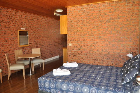 Merrijig Motor Inn - Accommodation Daintree 1