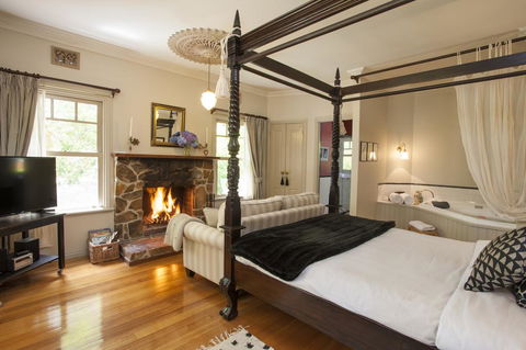Merrow Cottages - Forest Edge - Accommodation Daintree 2