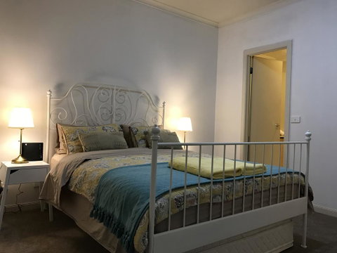 MH CBD Private Apartment @ Flinders Lane - Accommodation Daintree 1