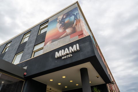 Miami Hotel Melbourne - Accommodation Daintree 0
