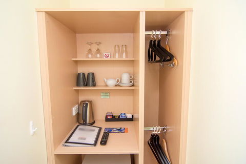 Miami Hotel Melbourne - Accommodation Daintree 2