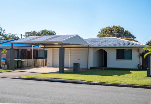 Michael Street 39, Golden Beach - Accommodation Daintree 0