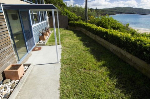Mick's Apartment - Seal Rocks Beachfront - Accommodation Daintree 0