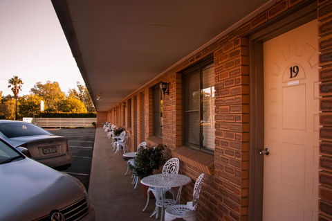 Mid Town Inn Narrabri - Accommodation Daintree 3